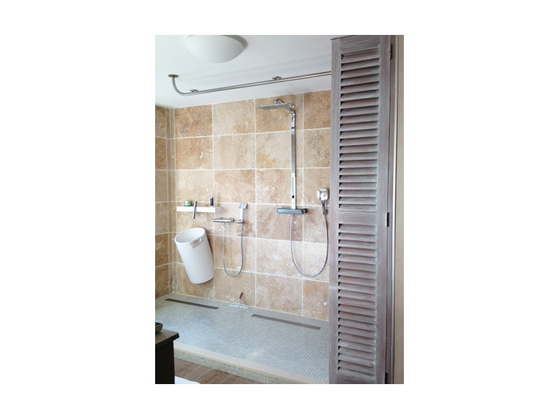 Barre rideau de douche sur-mesure pour douche italienne XXL | GalboBain Barre rideau de douche sur-mesure pour douche italienne XXL | GalboBain