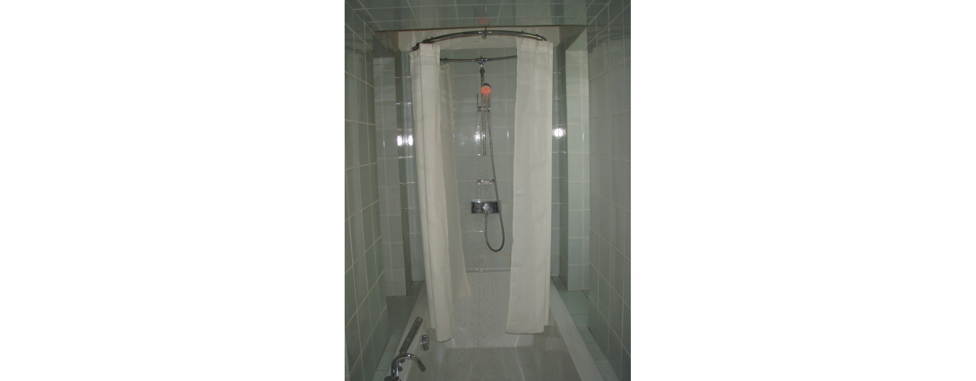 Salle De Bain Lampe Ikea ~ paroi de douche galbobain galbobain Salle De Bain Lampe Ikea ~ paroi de douche galbobain galbobain