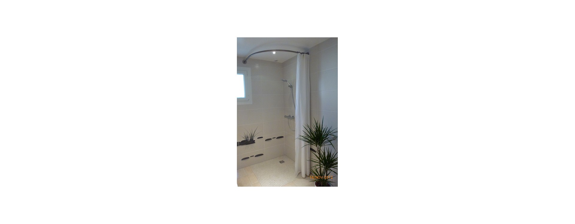 Rideau de douche grande hauteur - sur-mesure GalboBain | GalboBain Rideau de douche grande hauteur - sur-mesure GalboBain | GalboBain