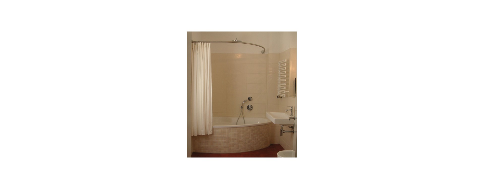 tringle rideau de douche sur mesure baignoire asymétrique tringle rideau de douche sur mesure baignoire asymétrique